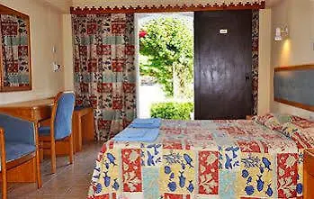 Lysithea מלון 2*